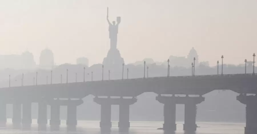 Киевлян предупредили о сильном тумане и плохой видимости на дорогах