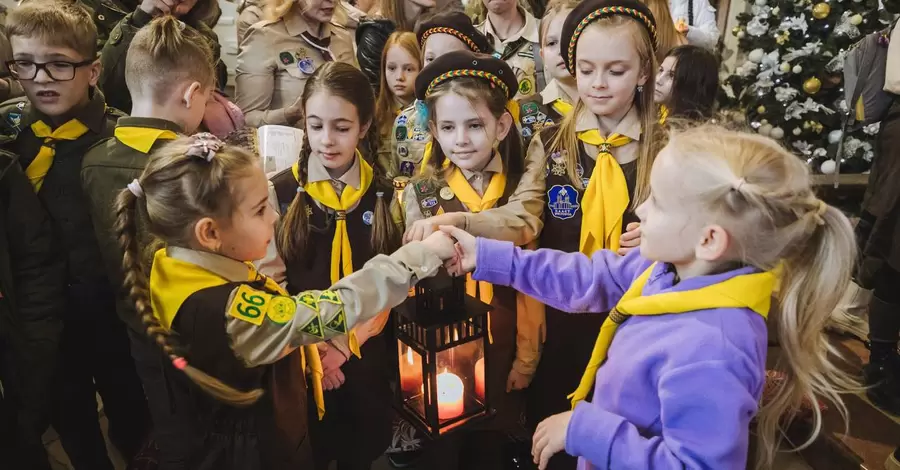 В Украину прибыл Вифлеемский огонь мира