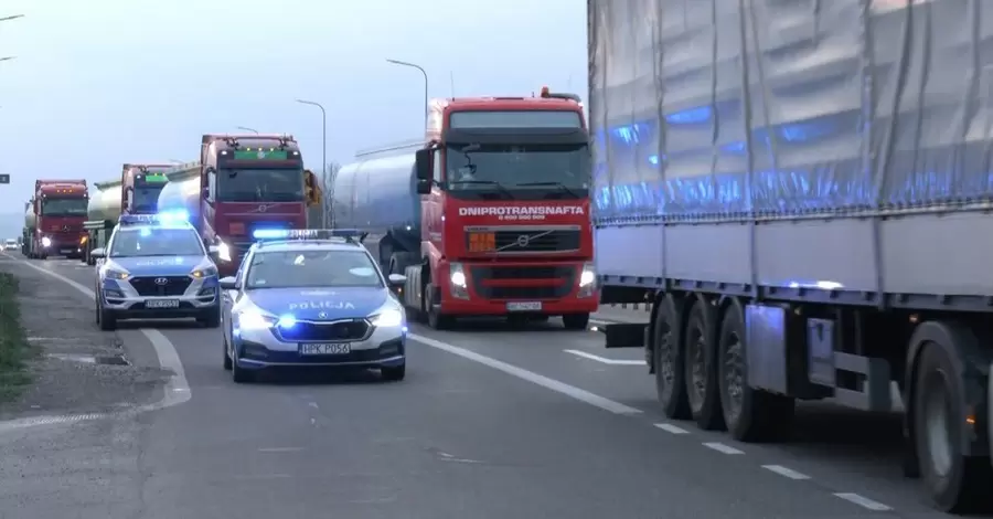 На польской границе в очереди стоят 3700 грузовиков