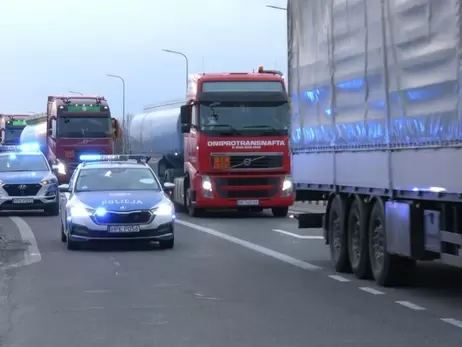 На польской границе в очереди стоят 3700 грузовиков