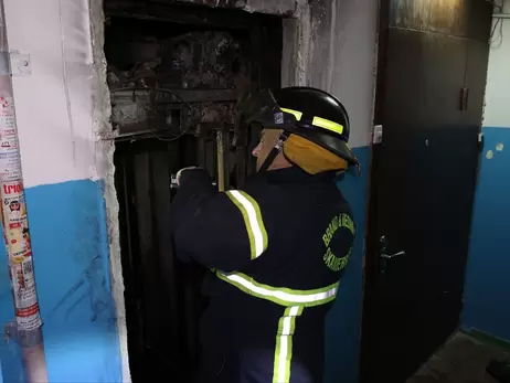 У Харкові через загоряння ліфта в дев'ятиповерхівці загинула людина
