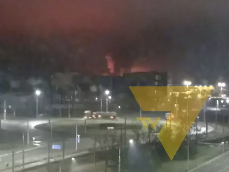 У  Маріуполі пролунали потужні вибухи - на бетонному заводі та в районі ТРЦ 