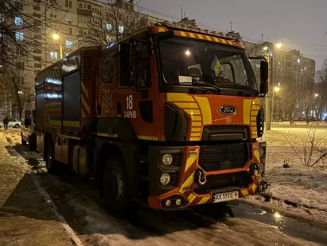 В Харькове из пожара спасли двух детей, которые были дома одни