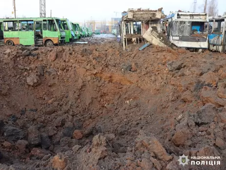 Ночью Россия нанесла два ракетных удара по транспортному депо в Харькове