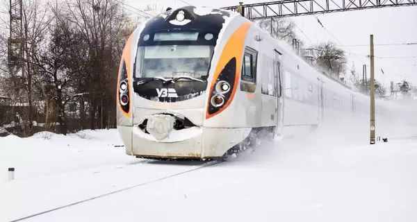 В Польше с рельсов сошел грузовой поезд, Укрзализныця предупредила о задержке рейсов