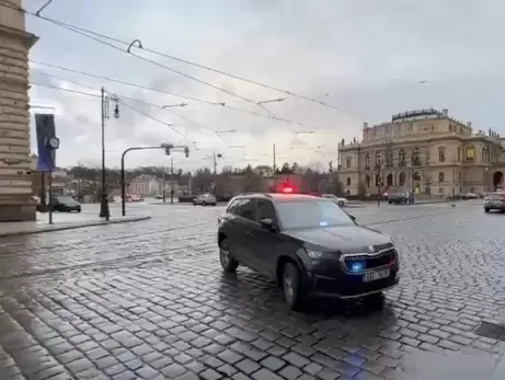 На территории университета в Праге произошла стрельба - погибли 15 человек