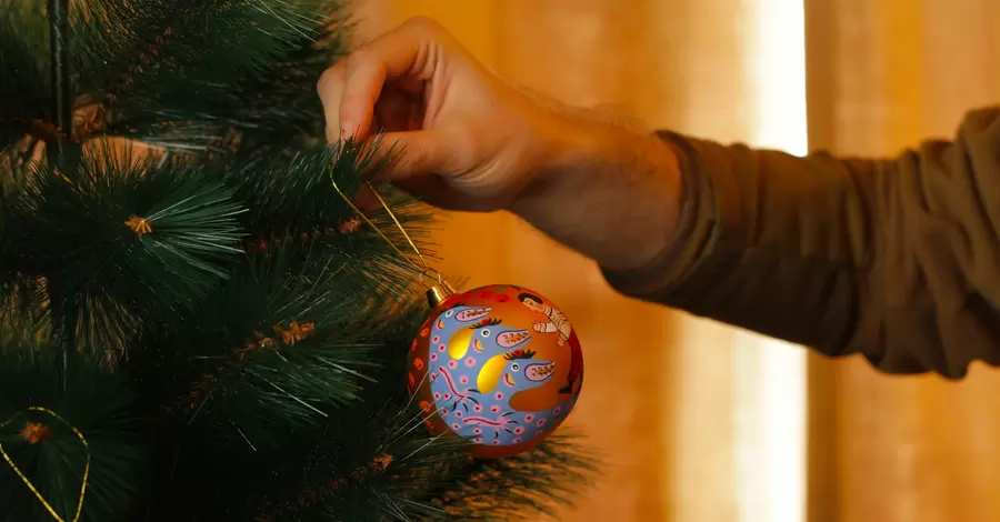 В Антарктиде украинские полярники установили новогоднюю елку