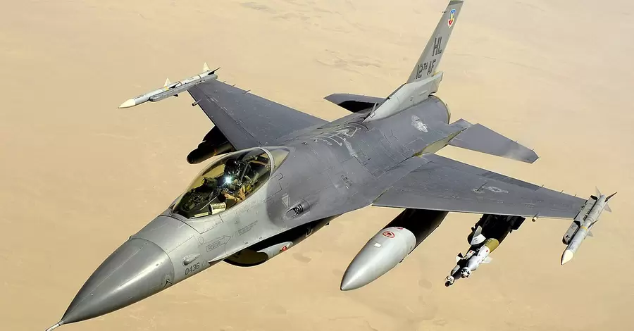 Ігнат: Країнам Заходу поки що немає сенсу доставляти F-16 до України