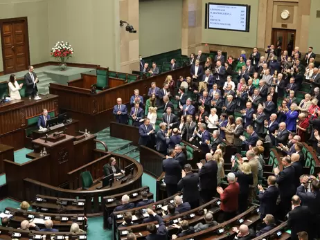 Польское правительство одобрило решение о ликвидации государственных СМИ 