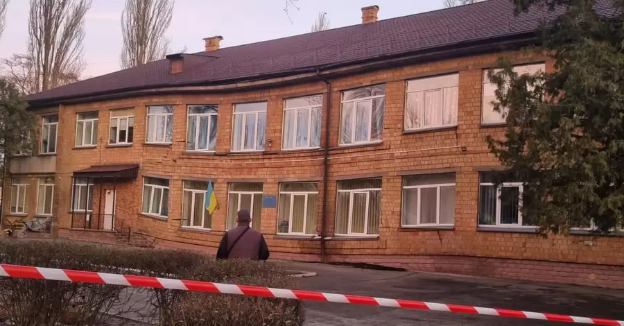 У Києві після будівництва укриття в дитсадку «попливла» стіна 