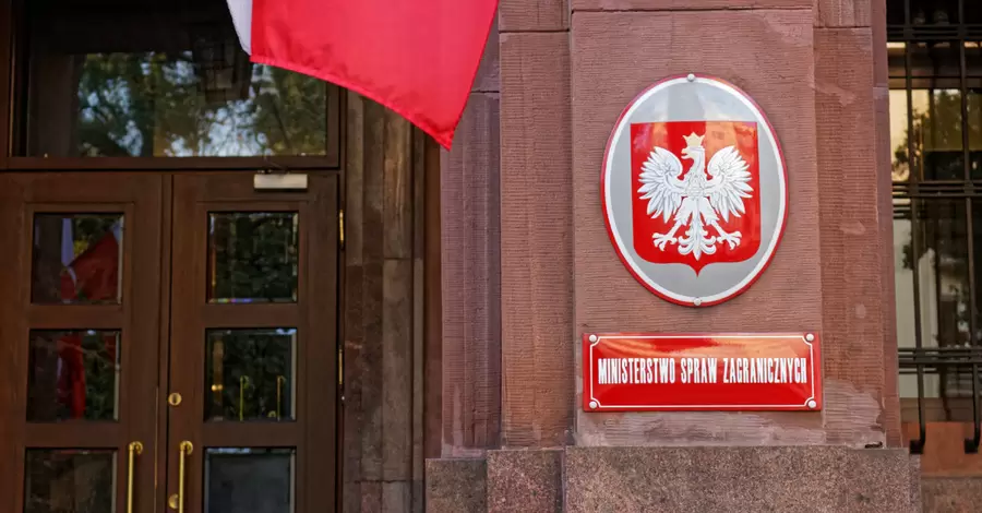 Польща вимагає від Росії пояснень, чому на її територія залетіла ракета