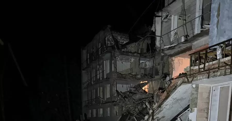 РФ атаковала Курахово, разрушены детсад, школа, жилые многоэтажки