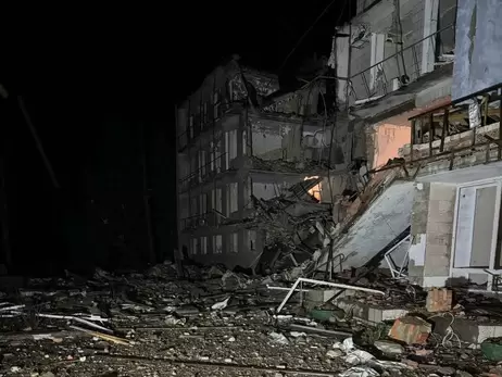 РФ атакувала Курахове, зруйновані дитсадок, школа, житлові багатоповерхівки