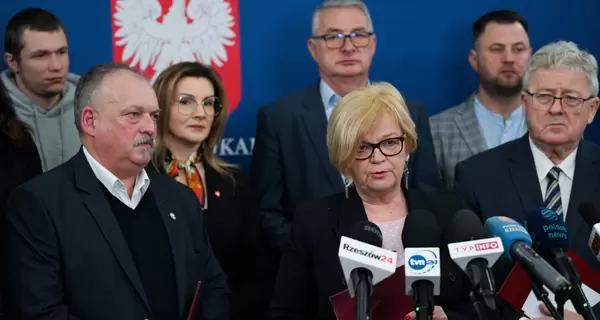 Правительство Польши подписало соглашение с фермерами - блокада границы прекратится 