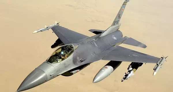 Игнат о задержке F-16 от Дании: не верьте слухам, обучение пилотов продолжается 