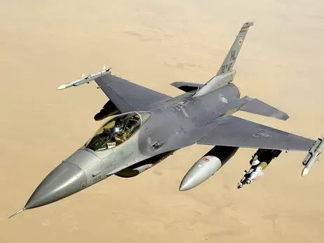 Ігнат про затримку F-16 від Данії: не вірте чуткам, навчання пілотів триває 