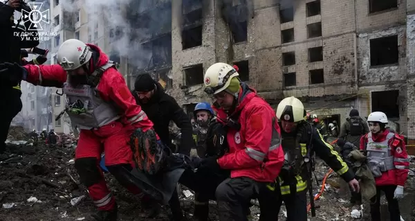 В Киеве скончался третий пострадавший от атаки по дому в Соломенском районе