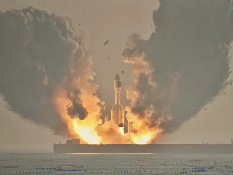 Китай впервые запустил в космос мощнейшую в мире твердотопливную ракету
