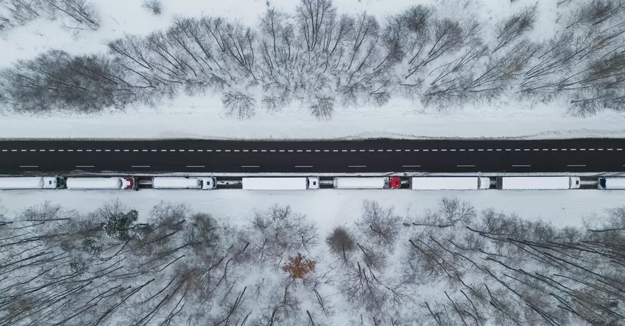 На розблокованому польськими перевізниками КПП «Медика - Шегині» в черзі стоїть 1000 вантажівок