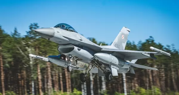 Польша поднимала F-16 во время утреннего ракетного удара РФ по Украине