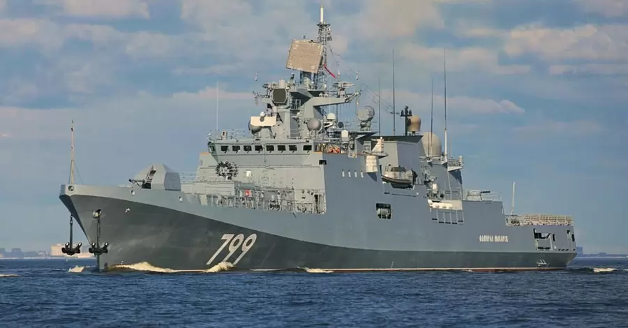 Росія збільшила корабельне угрупування у Чорному морі, серед них - ракетоносій