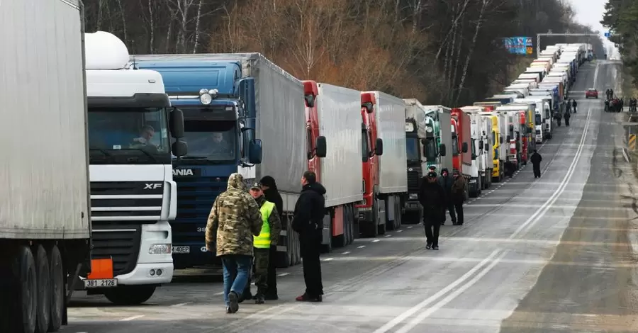 Румынские фермеры снова заблокировали движение грузовиков через пункт пропуска 