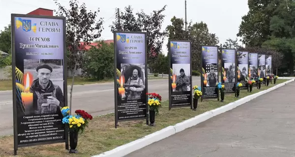 В Харьковской области вандалы повредили Аллею Памяти погибшим военным 