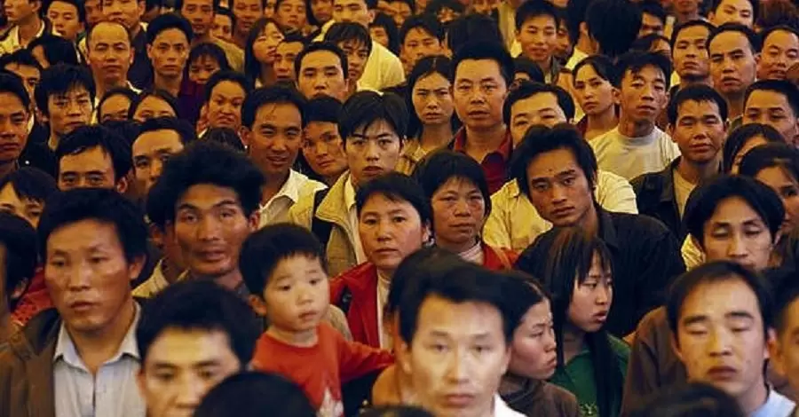 Населення Китаю скорочується другий рік поспіль