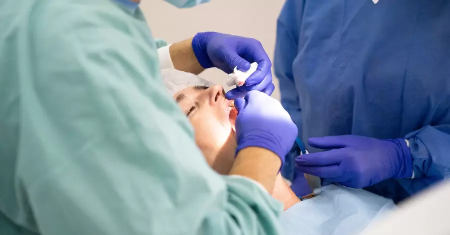 На Рівненщині жінка померла на прийомі у стоматолога