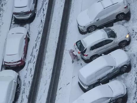 На заході України більш як 30 населених пунктів залишились без світла через снігопади