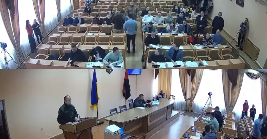 На Львівщині депутатам на сесії вручили повістки