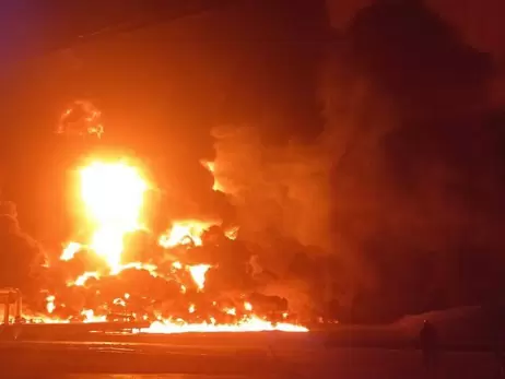 Під Кременчуком ліквідували пожежу на промисловому обʼєкті після балістичної атаки РФ