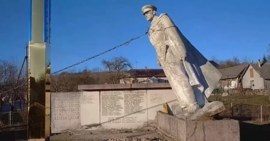 Львівська область стала першою в Україні, що позбулася радянських пам'яток