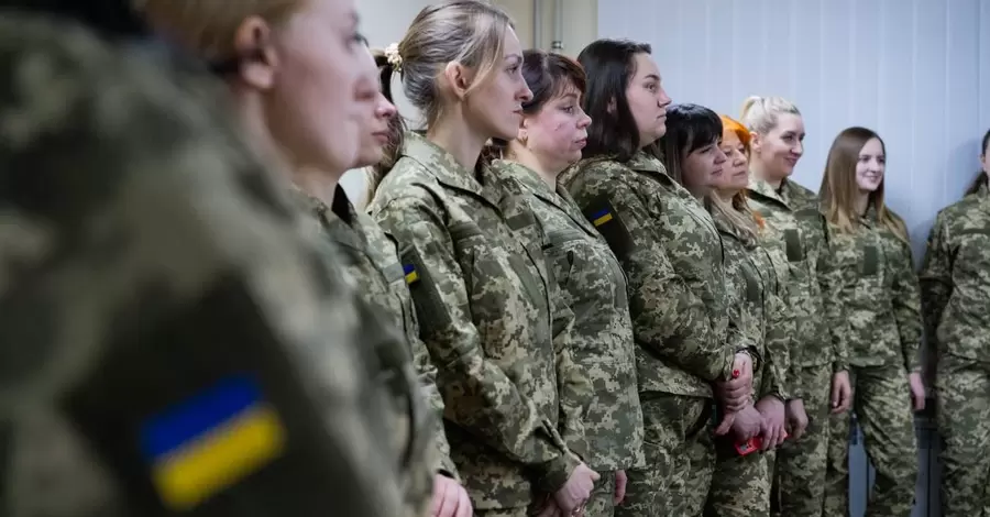 В ВСУ впервые начали выдавать женщинам особую военную форму 