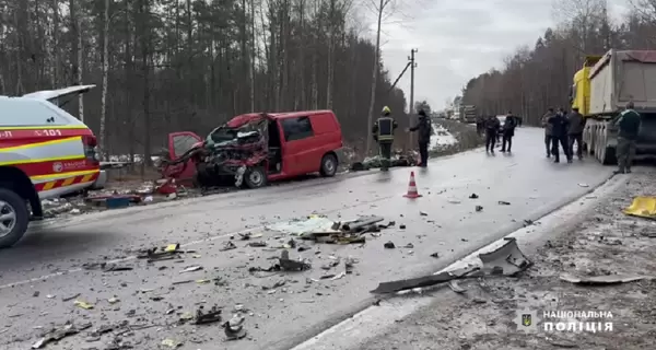 Сиротами остались 23 ребенка: в ДТП в Ровенской области погибли многодетные родители