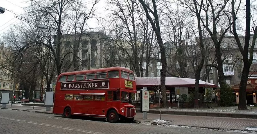 Легендарне кафе-автобус LennyBus востаннє проїдеться Києвом