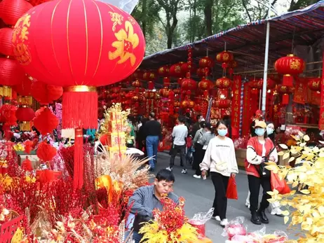 «Пельмені єднання», червоні ліхтарі та злий Нянь: як китайці свій Новий рік святкують