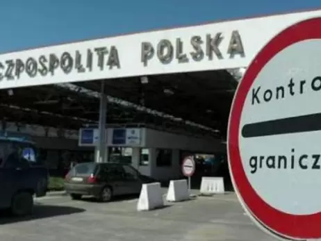 На границе с Польшей заблокированы уже три пункта пропуска 