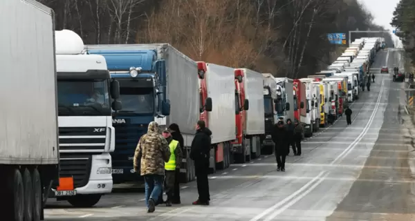 На границе с Польшей заблокированы пять пунктов пропуска