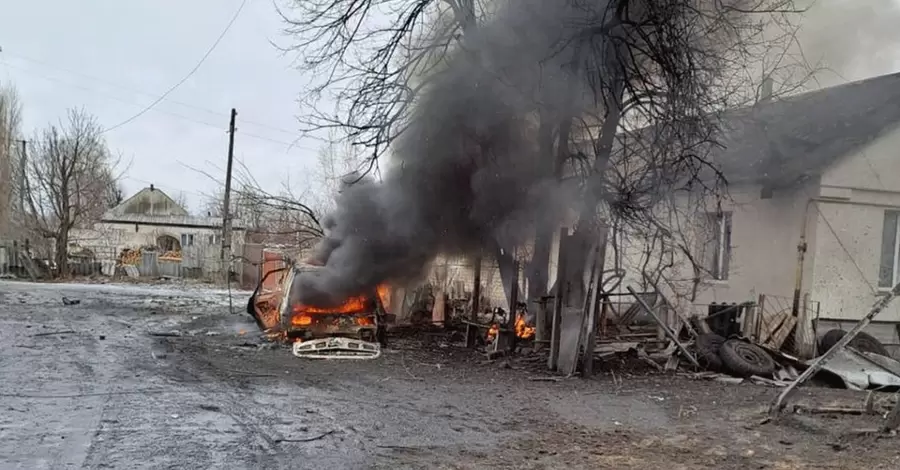 Росіяни обстріляли Вовчанськ, є загибла та поранена 