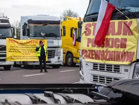Польські фермери 20 лютого заблокують усі пункти пропуску на кордоні з Україною
