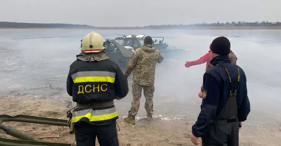 На Київщині 12-річний хлопчик потонув у ставку, коли прогулювався по кризі ставка
