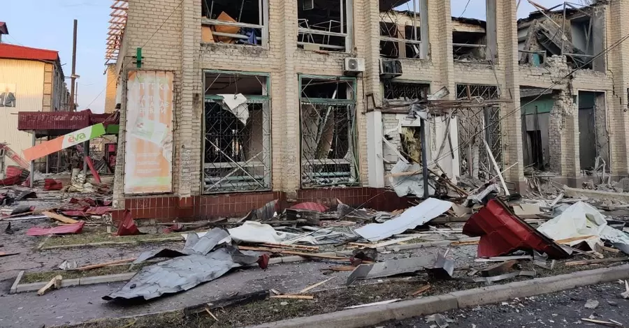 Россияне ударили баллистикой по Николаевке Донецкой области, две женщины погибли