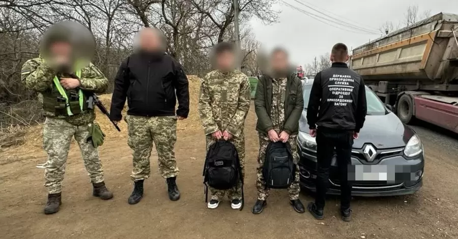 На Одещине задержали перевозчика вместе с уклонистами, которые притворялись военными