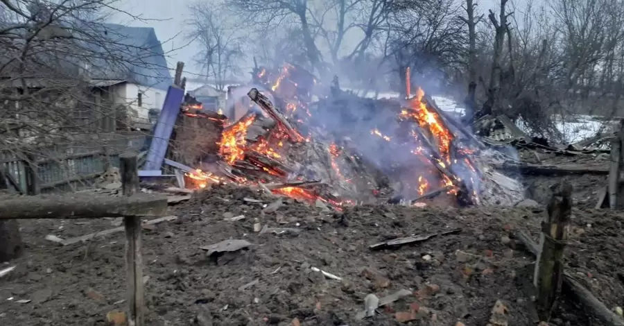 В Сумской области российский дрон попал в жилой дом с 5 людьми, продолжается разбор завалов