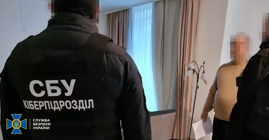 Київському блогеру, який готував фейки про війну для російських ЗМІ, заборонили користуватися соцмережами