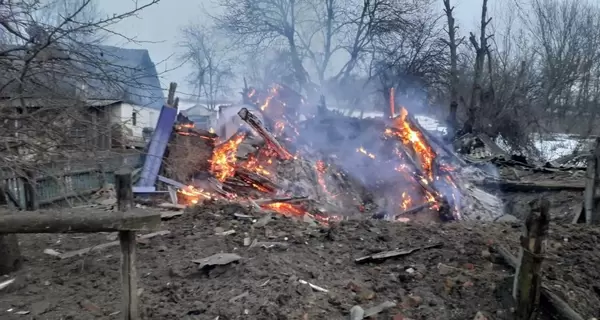 На Сумщині російський дрон “Ланцет” влучив у будинок, загинула сім'я з п'яти людей