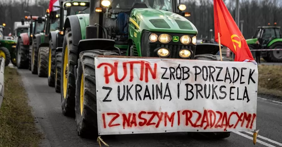 Польская полиция завела дело из-за плаката фермеров с призывом к Путину и флаг СССР