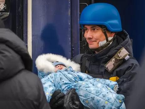 Из Донецкой области эвакуировали 37 детей, троих вывезли из зоны боевых действий 