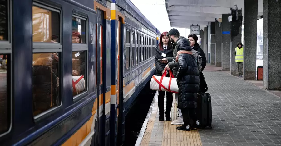 В УЗ рассказали, что делать если опоздали на поезд из-за протестов в Польше 